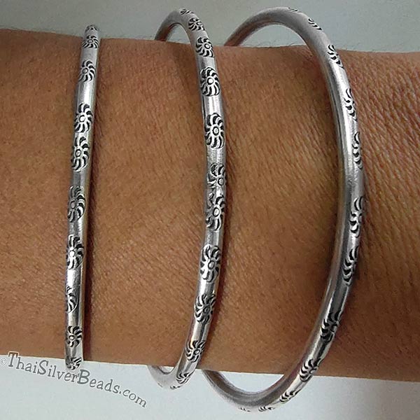 Hill Tribe Silver Print Bangle  - sbgcus030_3